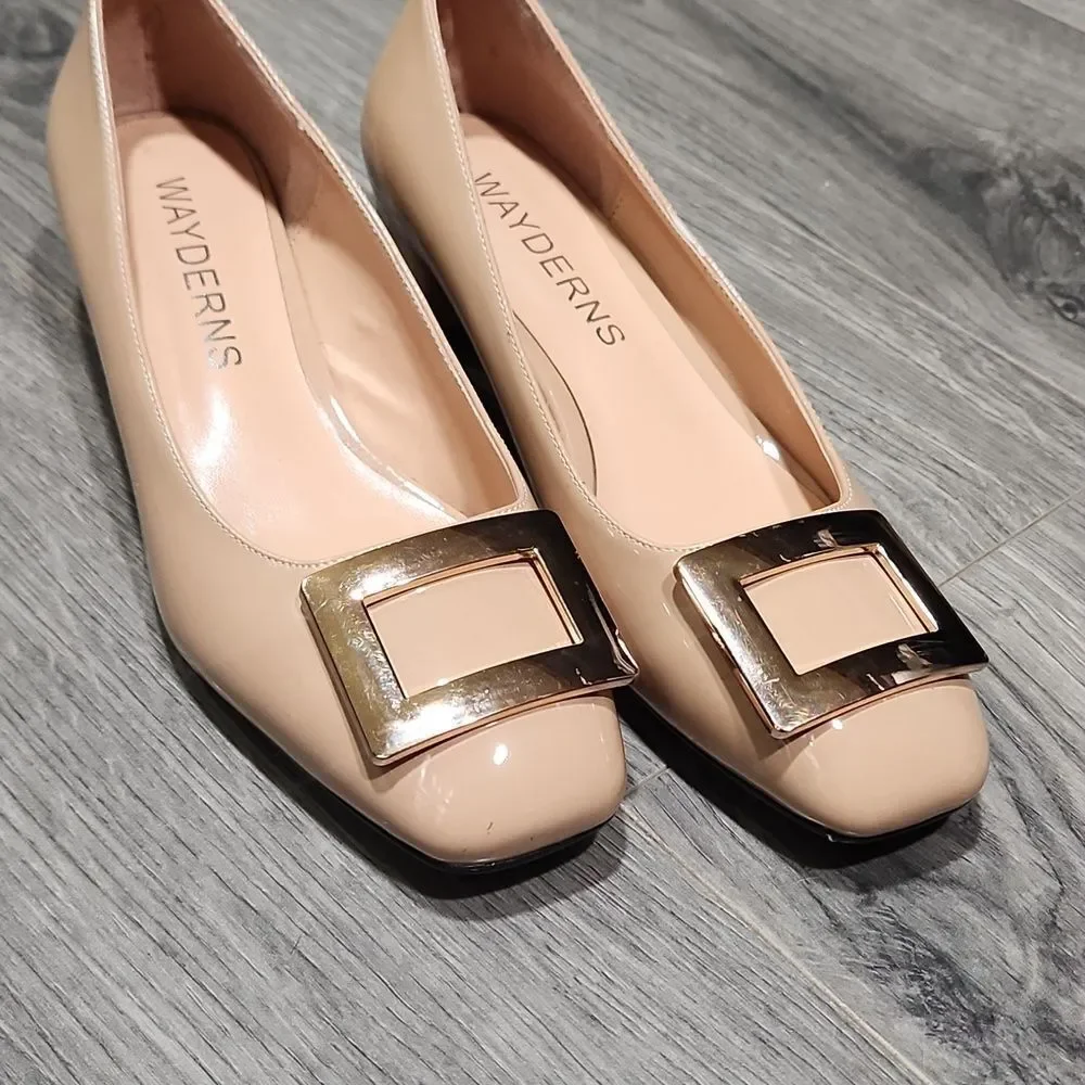 NWOT Patent Nude Gold Buckle Chunky Heels